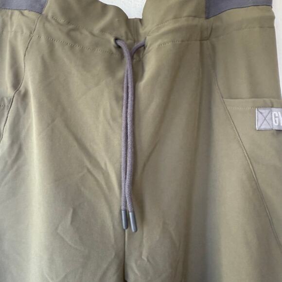 Gymshark Box Utility Jogger track pants in army green size S Womens - Picture 7 of 15
